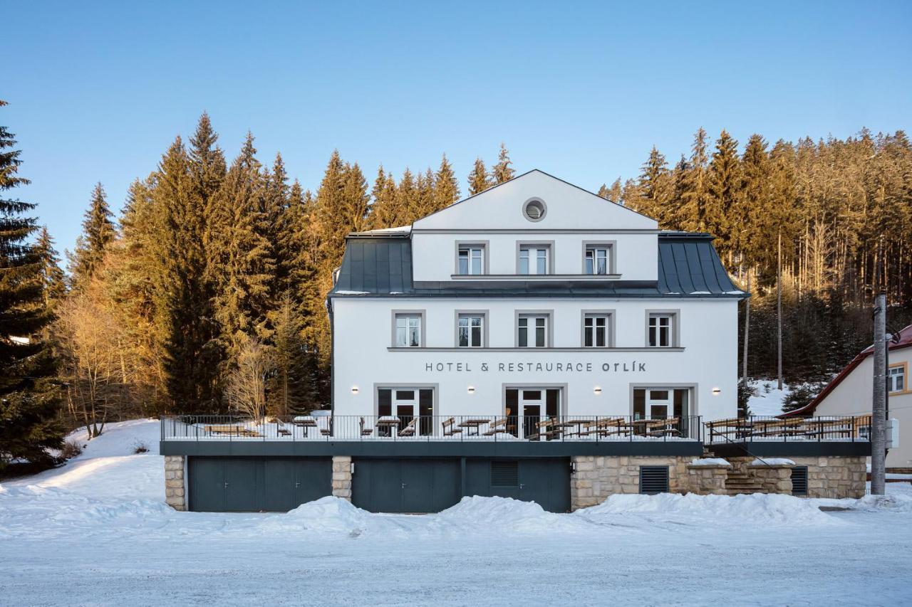 Hotel Orlik Teplice nad Metuji Exterior photo